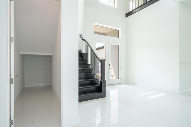 Building Photo - 16044 Pendio Dr