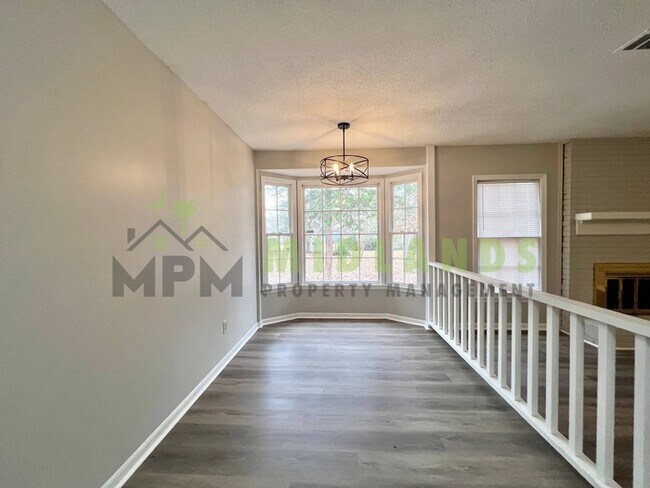 Building Photo - 237 Devonport Dr