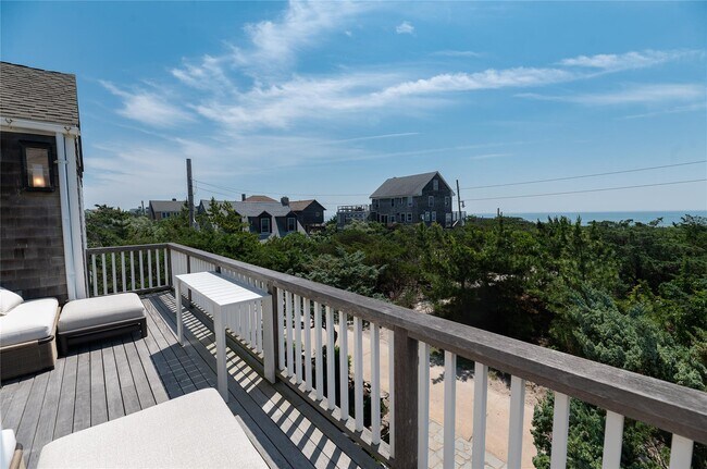 Building Photo - 1005 Surf View Walk