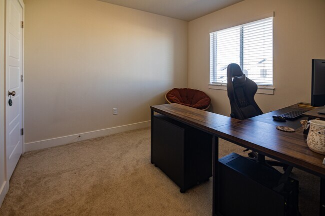 Building Photo - 4056 S 2800 W