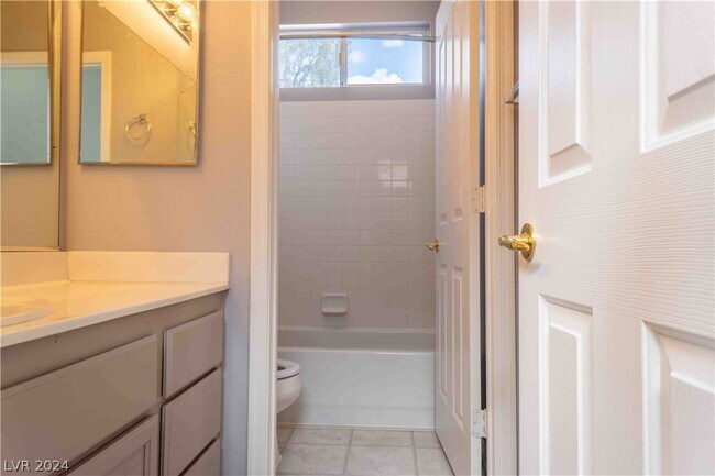 Building Photo - 10530 Santerno St