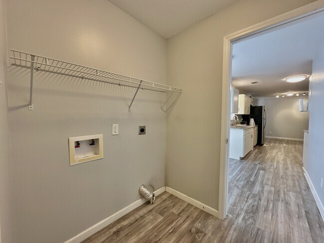 Building Photo - 1111 Timberline Dr