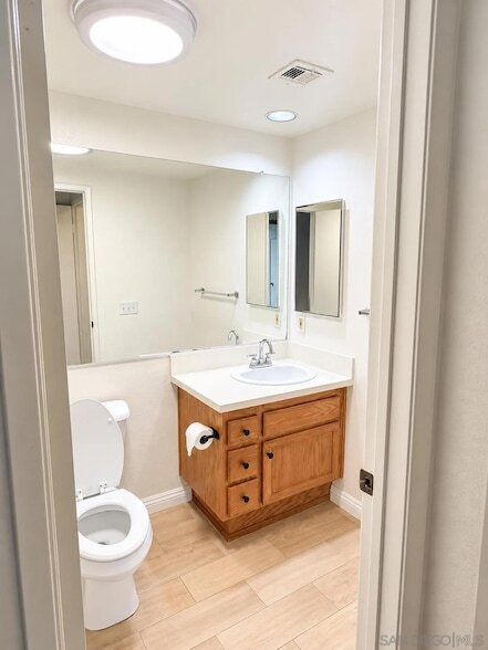 Building Photo - 2236 River Run Dr