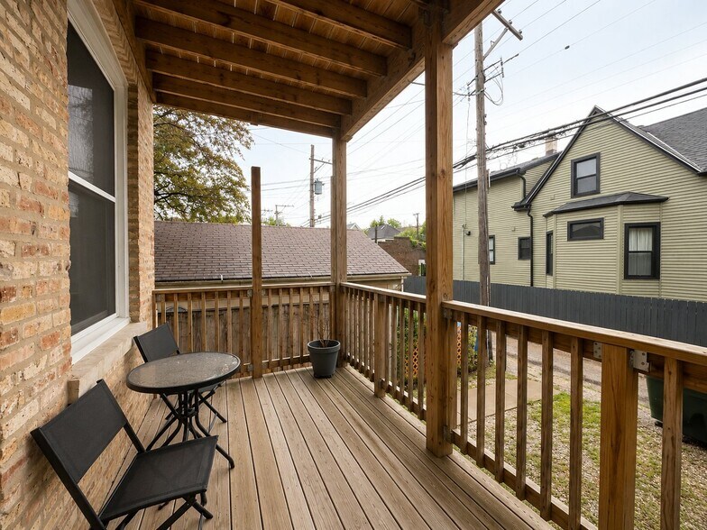 Building Photo - 2604 N Drake Ave