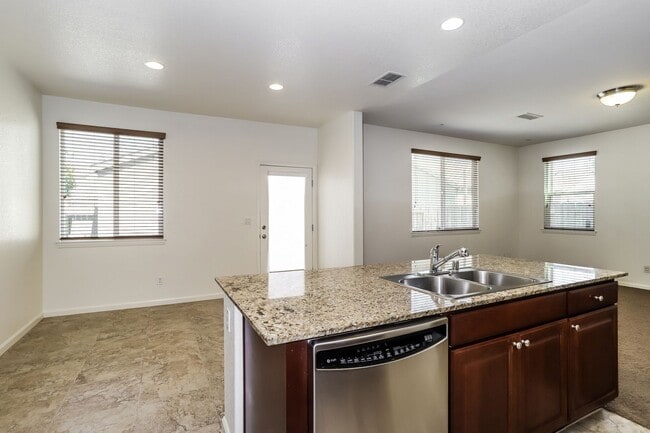 Building Photo - West Roseville Solar! 3 Bedroom, Plus den/...