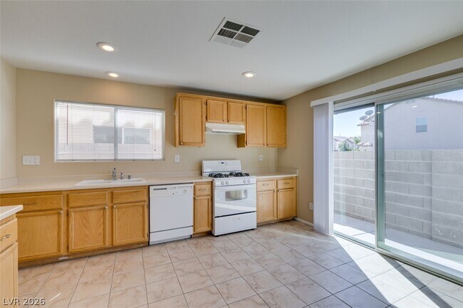 Building Photo - 1170 Orange Meadow St