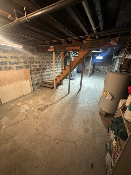 Building Photo - 3 W Evergreen St