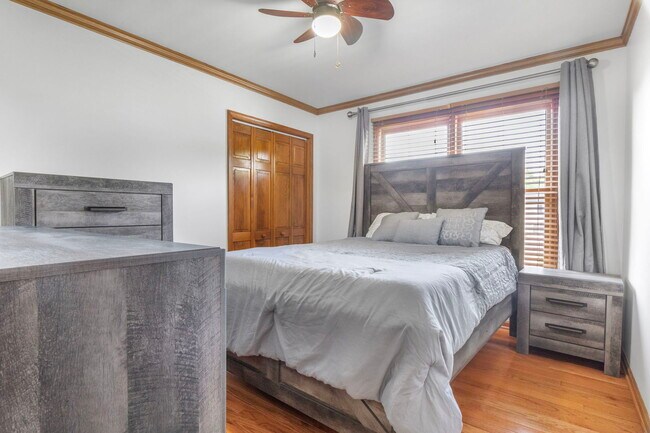 Building Photo - 5207 Sunmeadow Dr