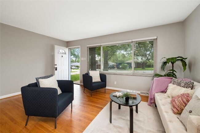 Building Photo - 9731 Twincrest Dr