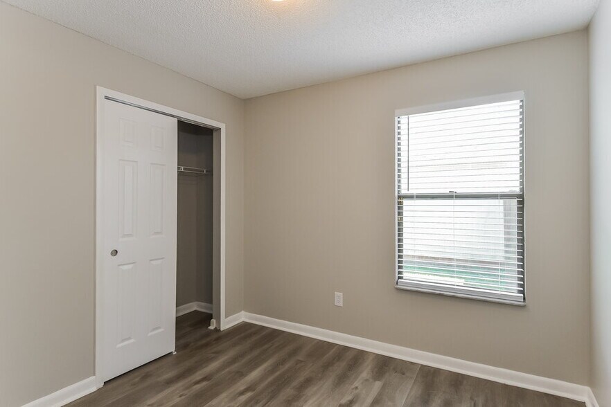 Building Photo - 11426 Lumberjack Cir W