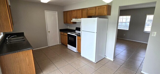 Building Photo - 108 Jalapa Dr