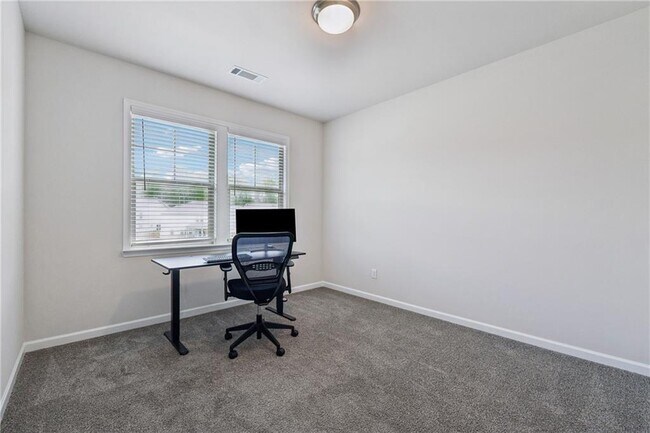 Building Photo - 2091 Landsburg Wy
