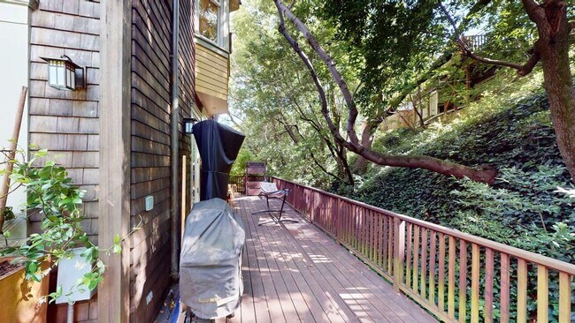 Building Photo - 76 Tamalpais-