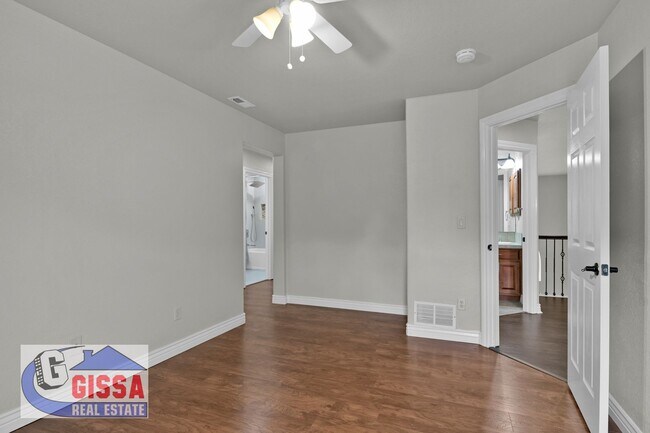 Building Photo - 1043 Longspur Ln