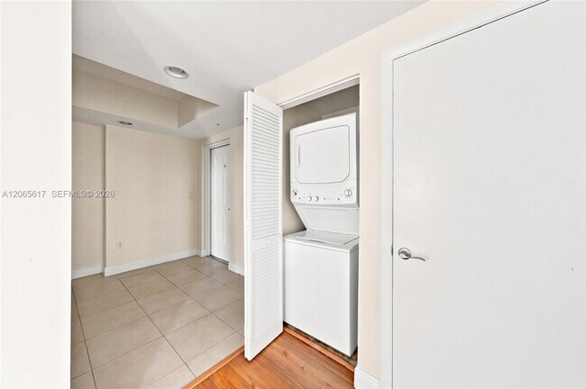 Building Photo - 7275 SW 90th Way