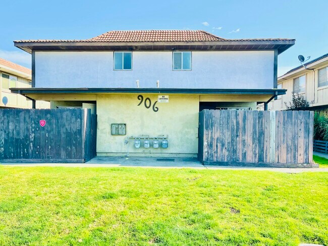 Building Photo - 906 S Garfield St