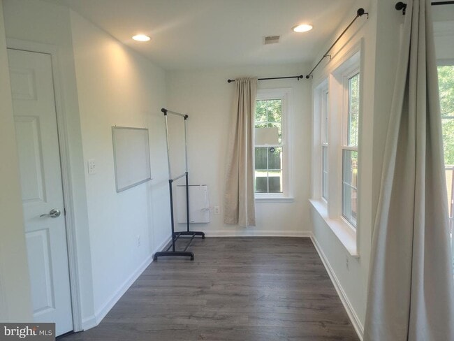 Building Photo - 9620 Potters Hill Cir