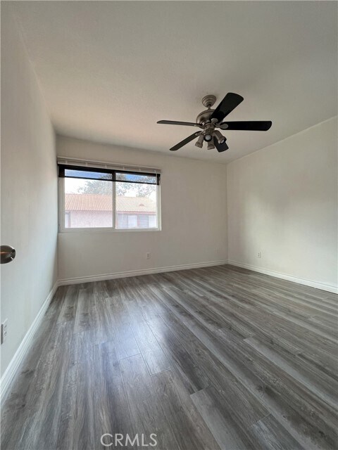 Building Photo - 930 N Redding Way