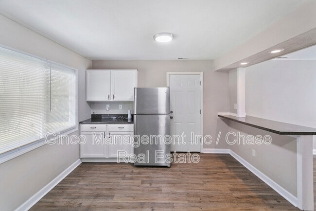 Building Photo - 4328 Greenbrier Ln