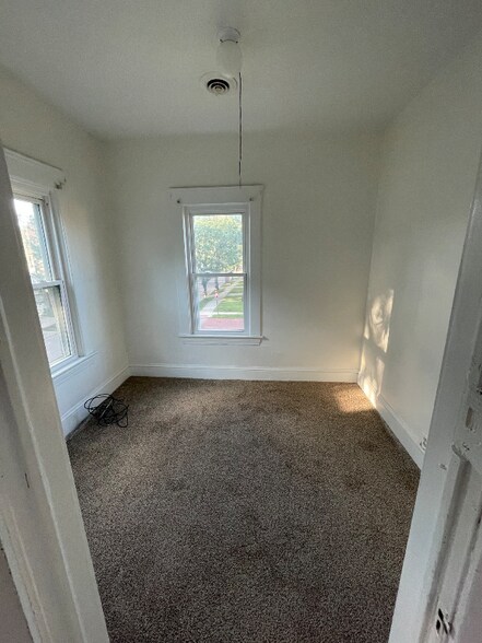 Building Photo - 3605 W 47th St