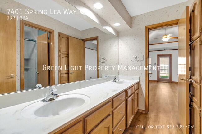 Building Photo - 7401 Spring Lea Way