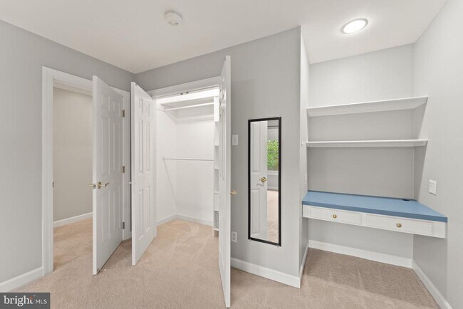 Building Photo - 46448 Montgomery Pl