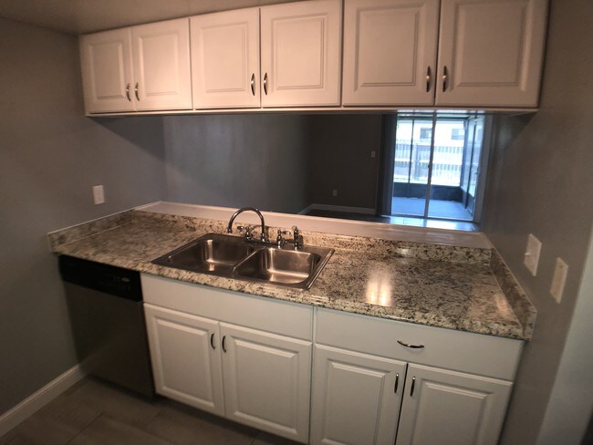 Kitchen Passthrough - 834 Faull Dr