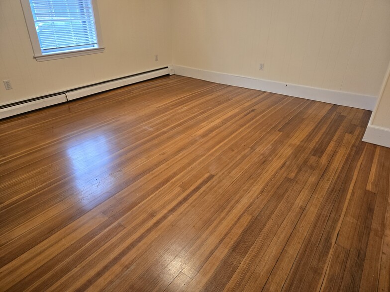 Primary Photo - 13 Mill St