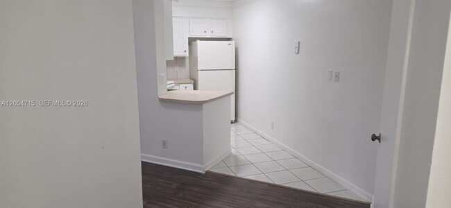 Building Photo - 210 Lake Pointe Dr