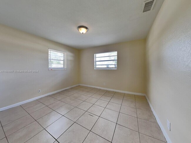 Building Photo - 5491 SW 6th St