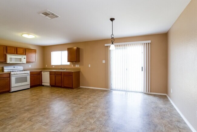 Building Photo - 2034 Vanamen Ct