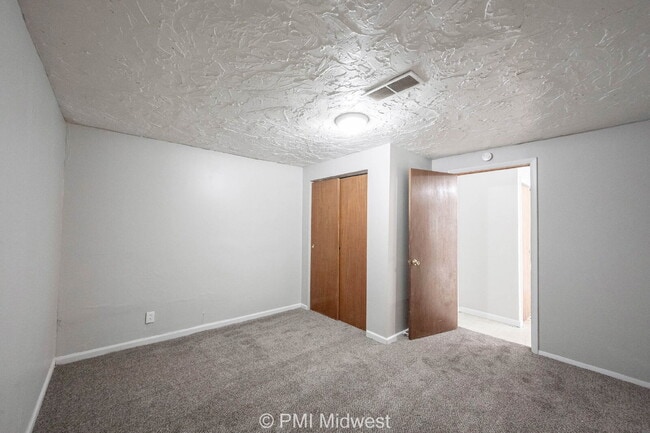 Building Photo - "Charming 3-Bedroom Home in Anderson, IN with Spacious 1136 Sq Ft Layout!"