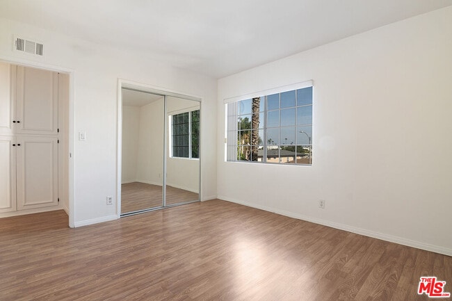 Building Photo - 1937 S Bedford St