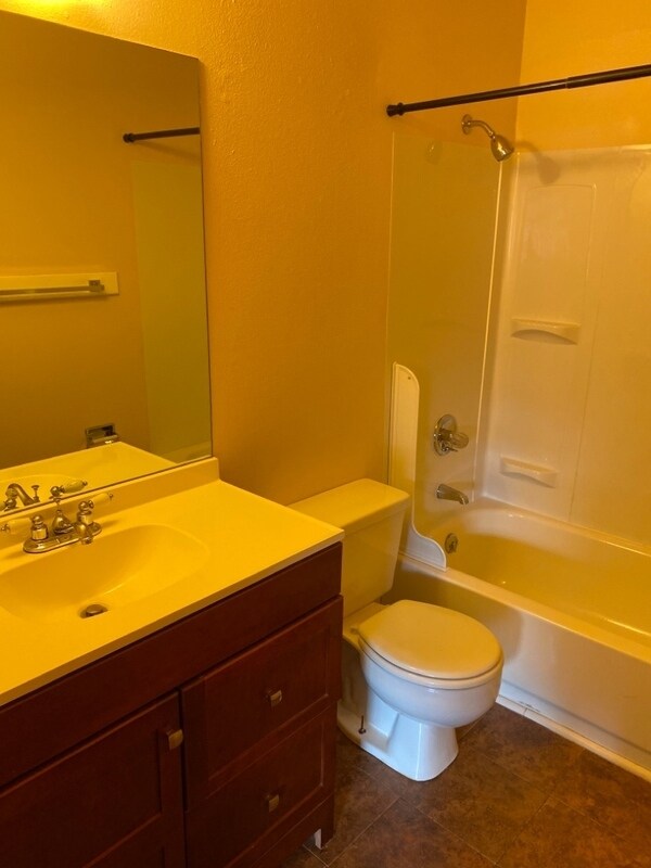 Building Photo - 571 Winnie Way