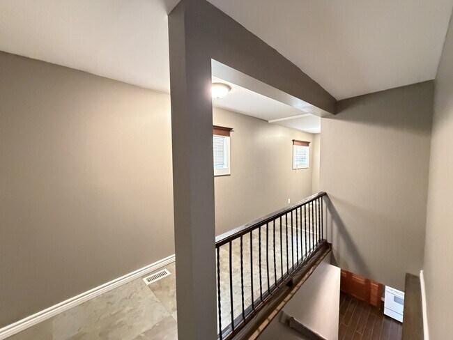 Building Photo - 11 Pooley Pl