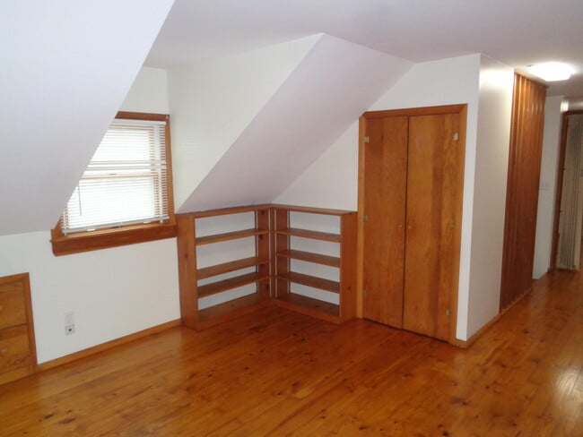 Building Photo - 708 Edgewood Ave