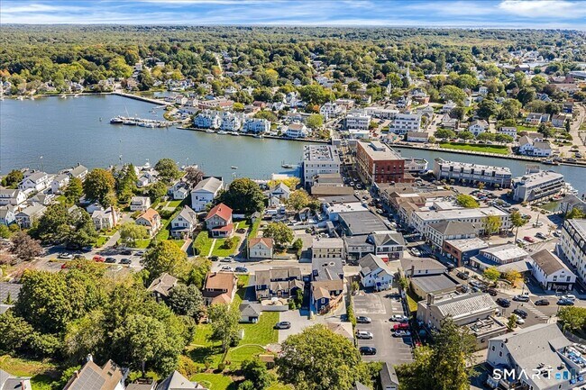 Building Photo - 3 Pearl St