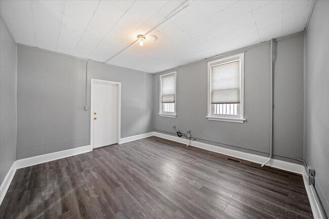 Primary Photo - 3 bedroom in Chicago IL 60608