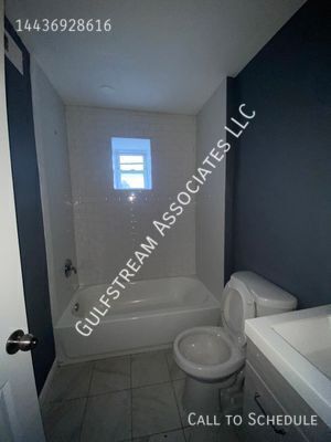 Building Photo - 425 S Vincent St