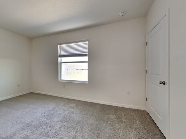 Building Photo - 310 Mangrove Shade Cir