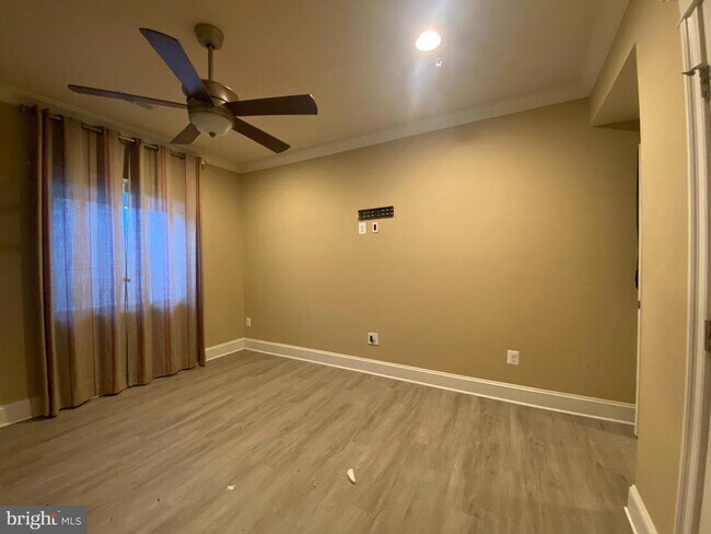 Building Photo - 2163 Potomac River Blvd