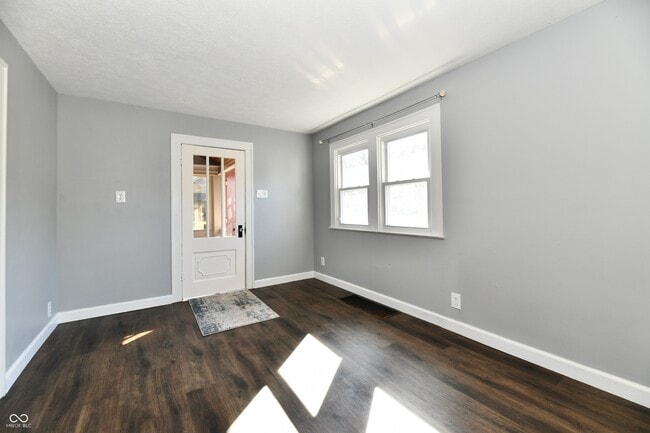 Building Photo - 6186 Evanston Ave