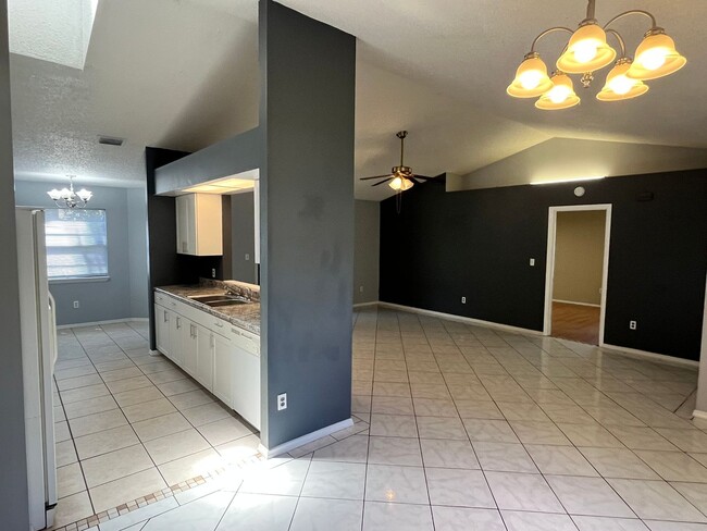 Building Photo - 1186 Lamplighter Dr NW