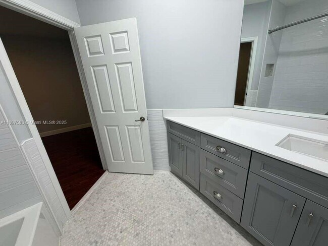 Building Photo - 1737 Carvelle Dr