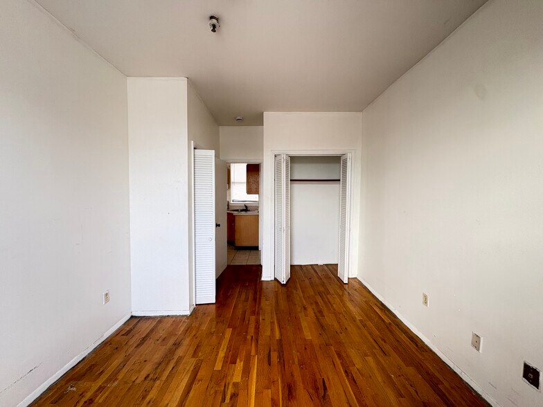 Building Photo - 72 Brinkerhoff St