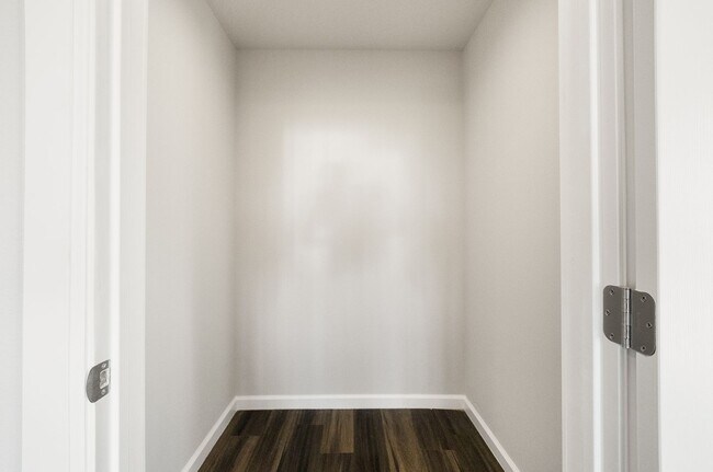 Building Photo - Paradise-Newer construction, 2 bed 2 bath +Bonus room, Garage, fenced yard, RV parking