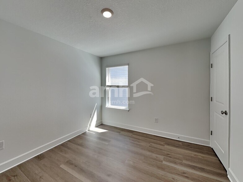 Building Photo - 16632 Cheyanne Ct