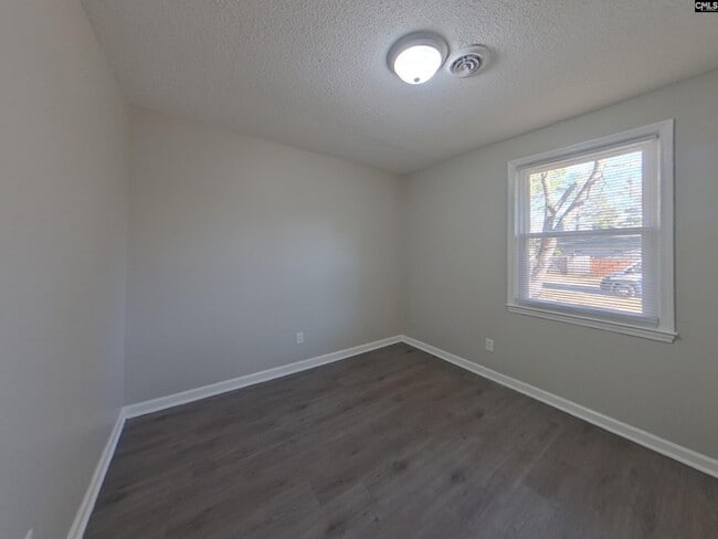 Building Photo - 2308 S Partridge Cir