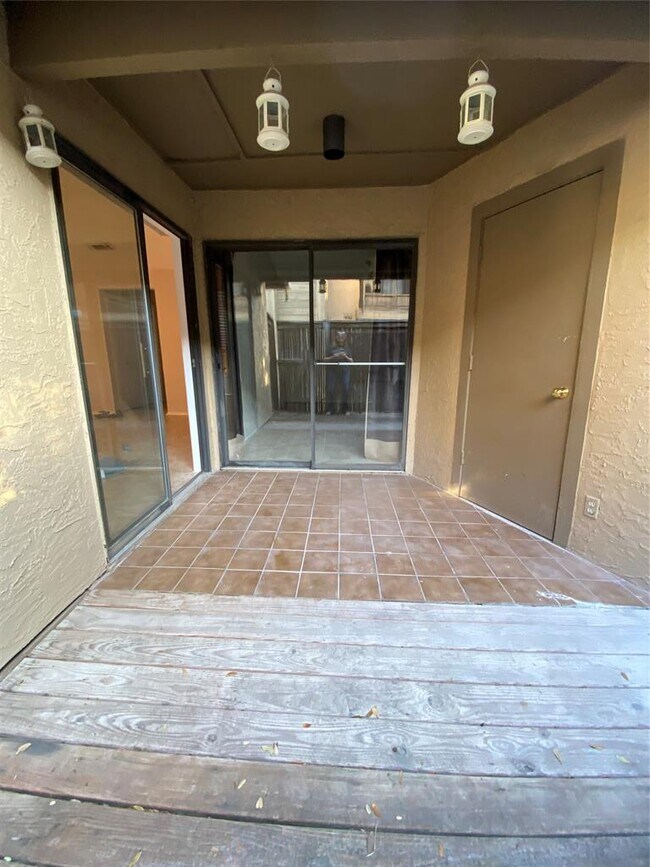 Building Photo - 1202 Thorpe Ln