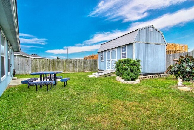 Building Photo - 2409 Gold Star Dr